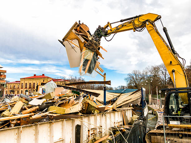 Best Construction Debris Removal  in Dravosburg, PA